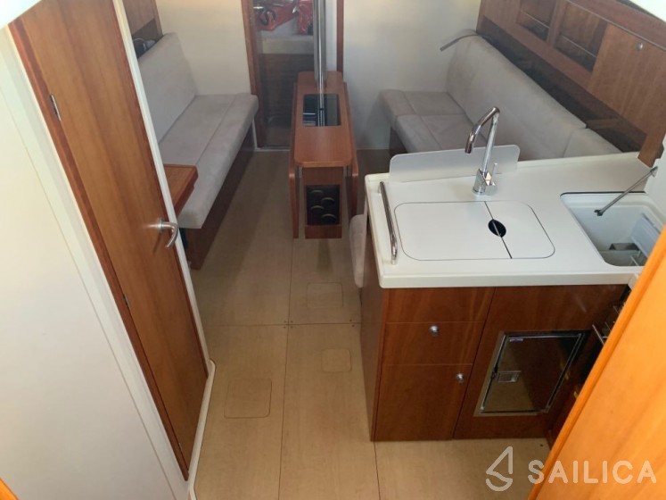 Hanse 345 - Yacht Charter Sailica