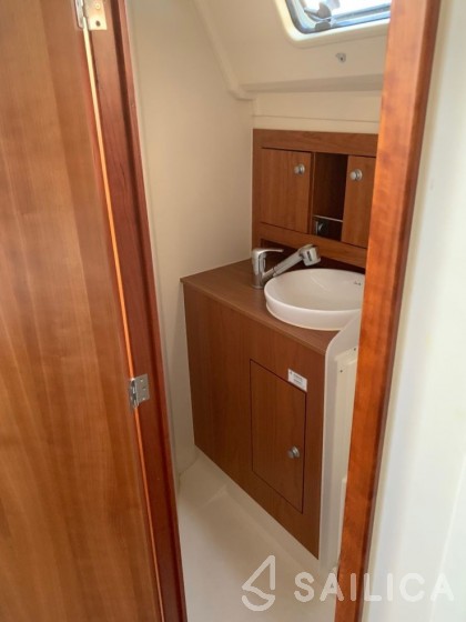 Hanse 345 - Yacht Charter Sailica