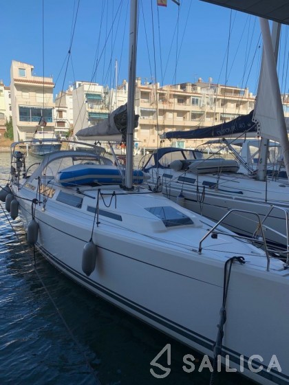 Hanse 345 - Yacht Charter Sailica