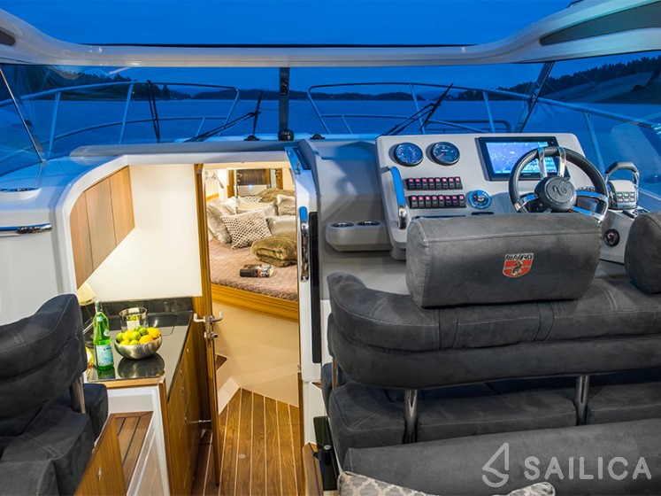 Marex 360 Cabriolet Cruiser - Yacht Charter Sailica