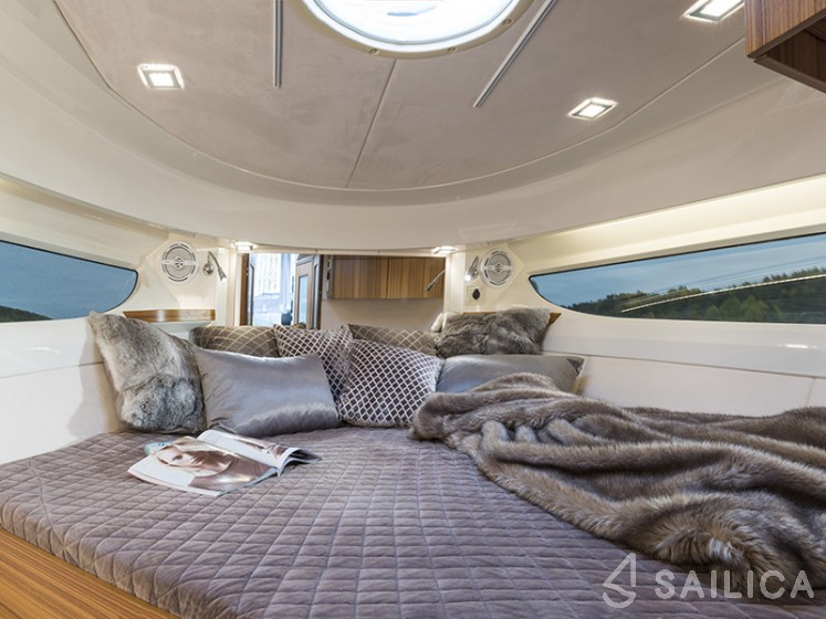 Marex 360 Cabriolet Cruiser - Yacht Charter Sailica