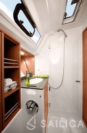 Bavaria 41 Cruiser - Yacht Charter Sailica