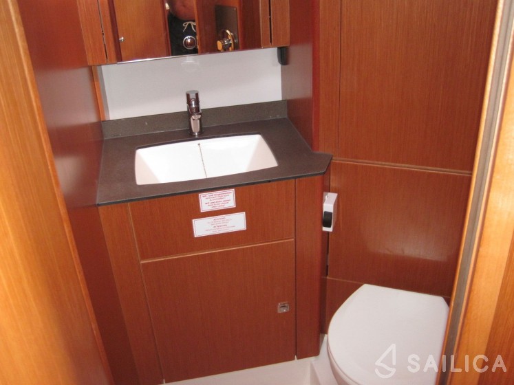 Bavaria 41 Cruiser - Yacht Charter Sailica