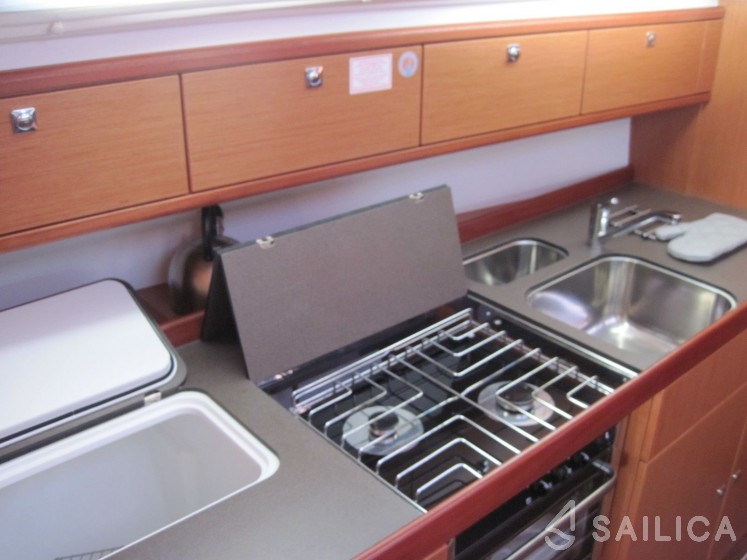 Bavaria 41 Cruiser - Yacht Charter Sailica