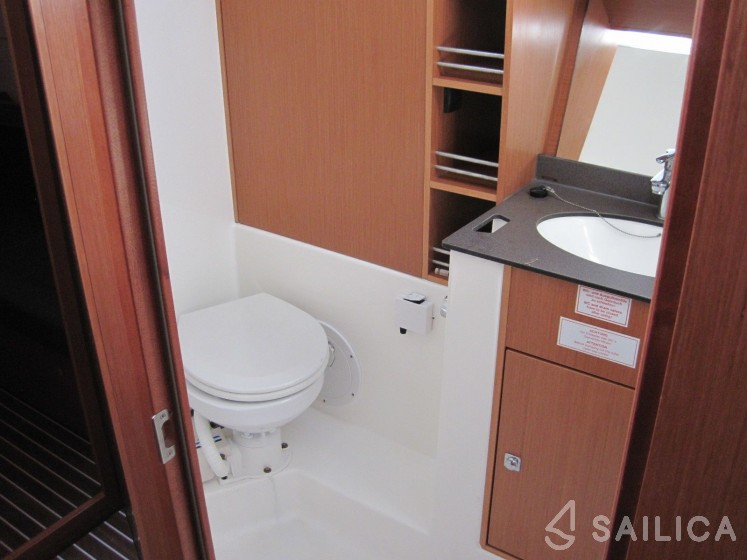 Bavaria 41 Cruiser - Yacht Charter Sailica