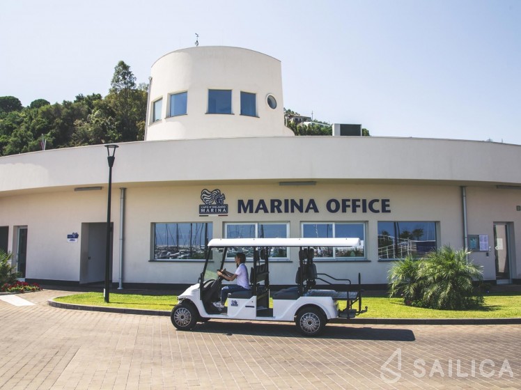 Bavaria 41 Cruiser - Yacht Charter Sailica