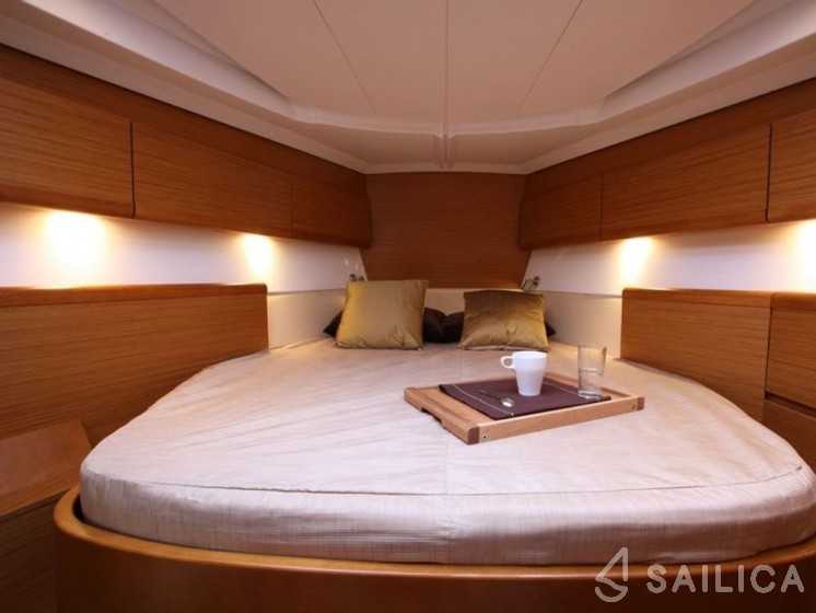 Sun Odyssey 44 i - Yacht Charter Sailica