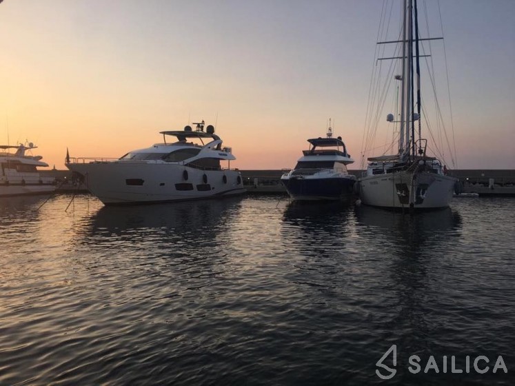 Bavaria 41 Cruiser - Yacht Charter Sailica