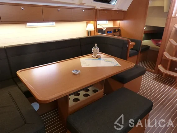 Bavaria 41 Cruiser - Yacht Charter Sailica