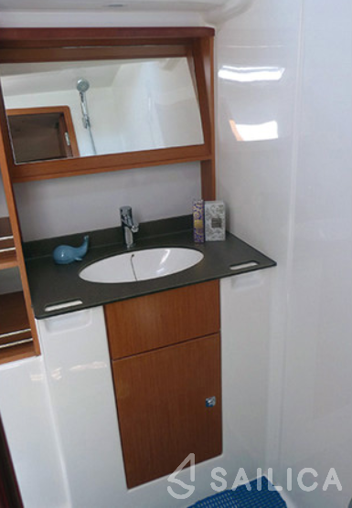 Bavaria 51 Cruiser - Yacht Charter Sailica
