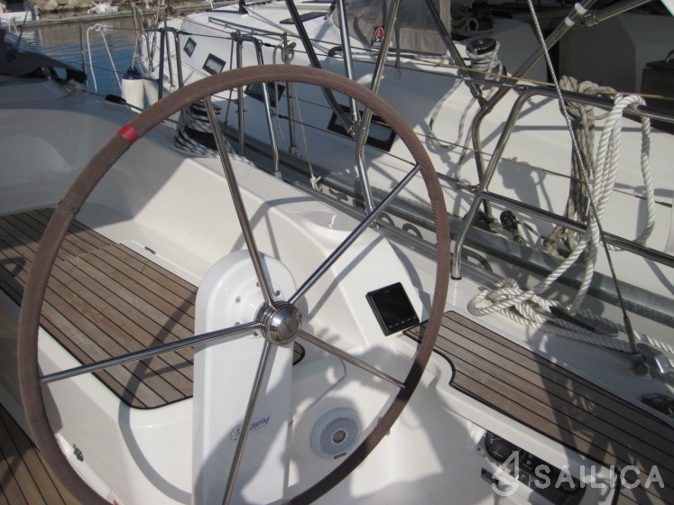 Bavaria 37 Cruiser - Yacht Charter Sailica