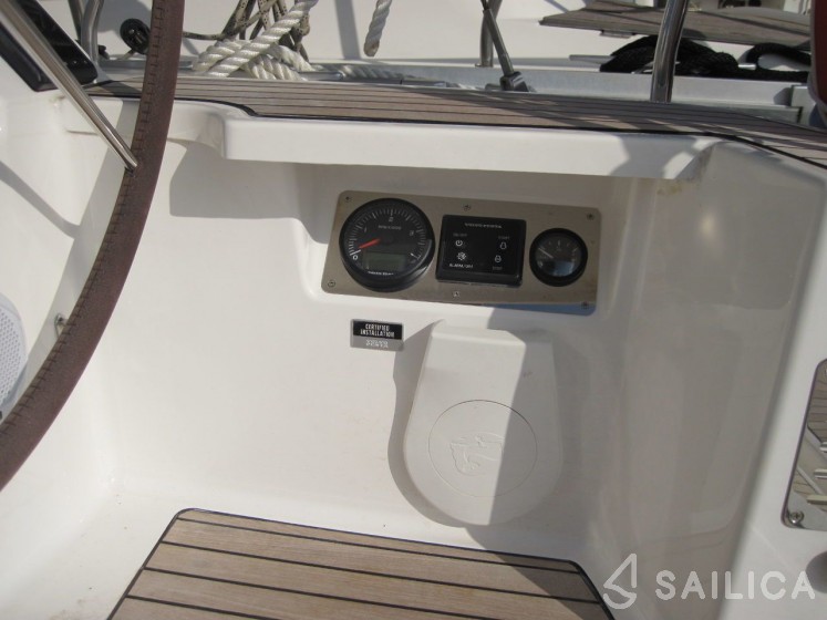 Bavaria 37 Cruiser - Yacht Charter Sailica