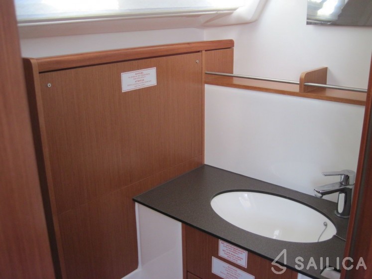 Bavaria 37 Cruiser - Yacht Charter Sailica