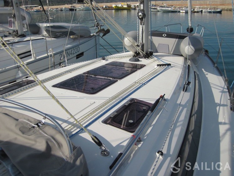 Bavaria 37 Cruiser - Yacht Charter Sailica