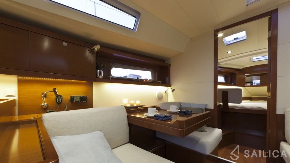 Oceanis 41 - Yacht Charter Sailica