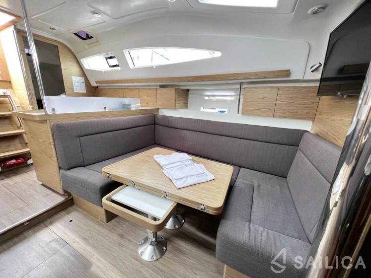 Elan 40 Impression - Yacht Charter Sailica