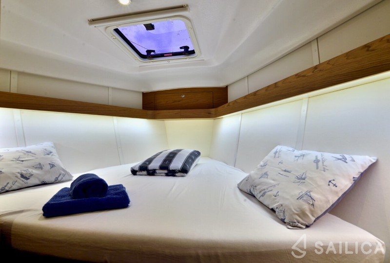 Elan 40 Impression - Yacht Charter Sailica