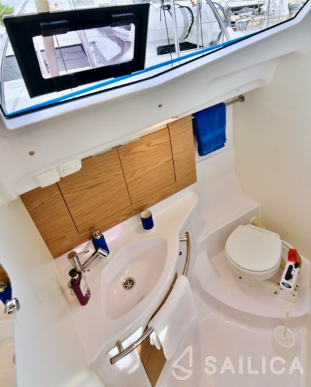 Elan 40 Impression - Yacht Charter Sailica