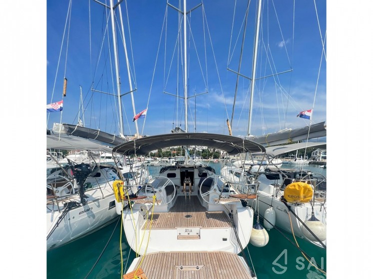 Elan 40 Impression - Yacht Charter Sailica