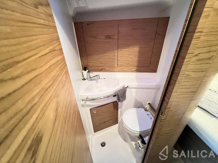 Elan 40 Impression - Yacht Charter Sailica