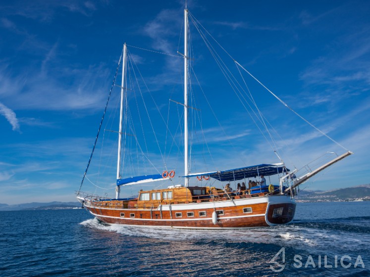 Gulet - Yacht Charter Sailica