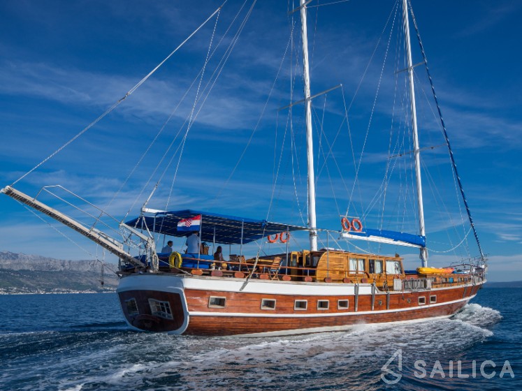 Gulet - Yacht Charter Sailica