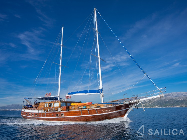 Gulet - Yacht Charter Sailica