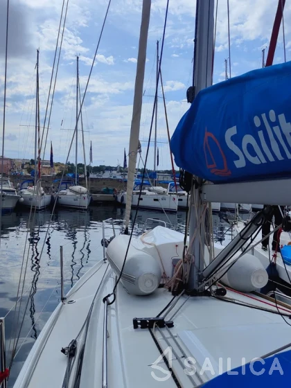 Oceanis 30.1 - Yacht Charter Sailica