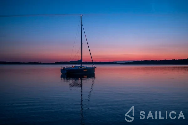 Oceanis 30.1 - Yacht Charter Sailica