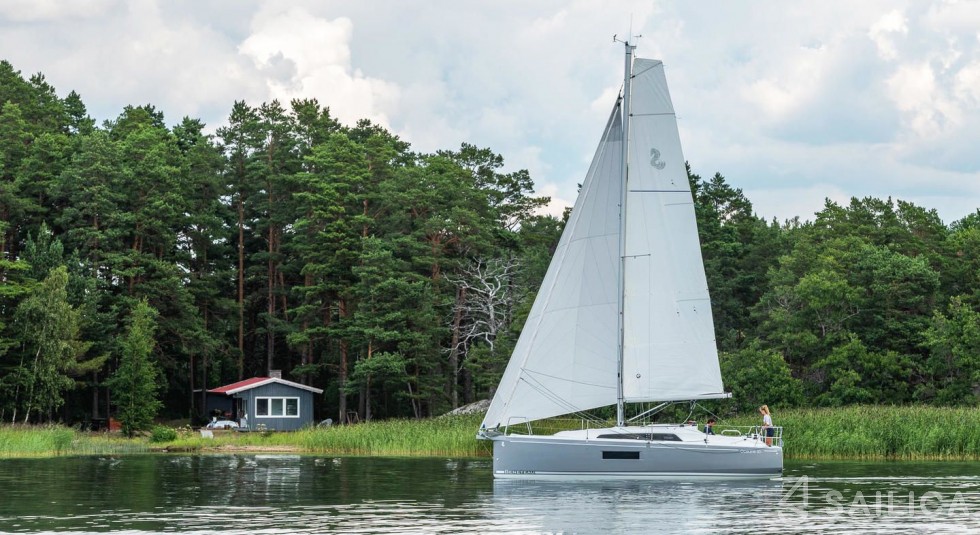 Oceanis 30.1 - Yacht Charter Sailica
