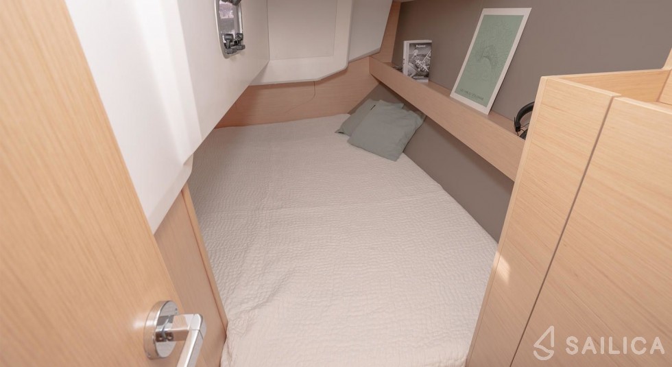 Oceanis 30.1 - Yacht Charter Sailica