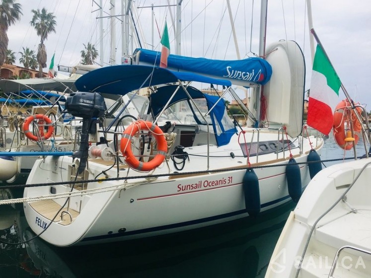 Oceanis 31 - Yacht Charter Sailica