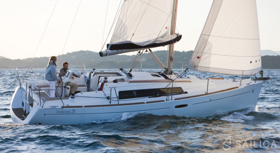 Oceanis 31 - Yacht Charter Sailica