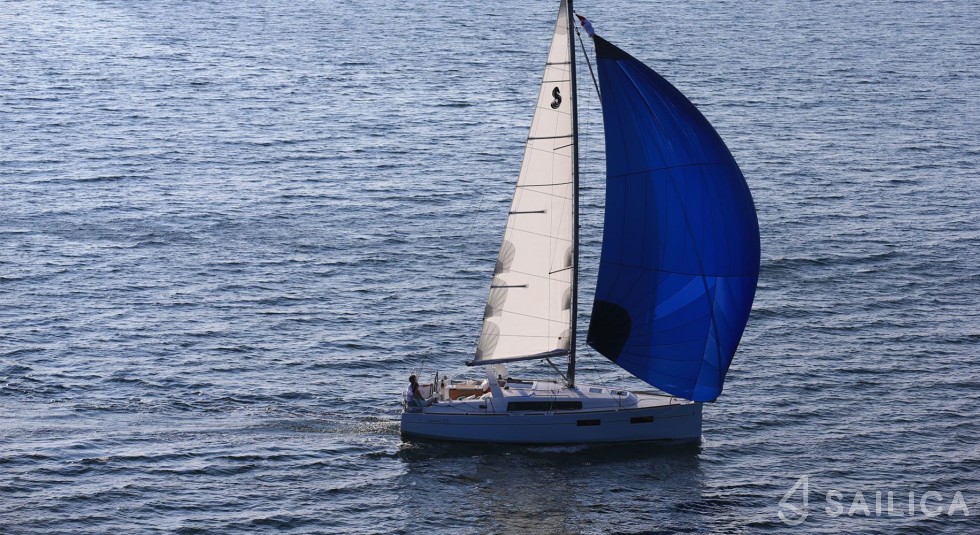 Oceanis 35.1 - Yacht Charter Sailica