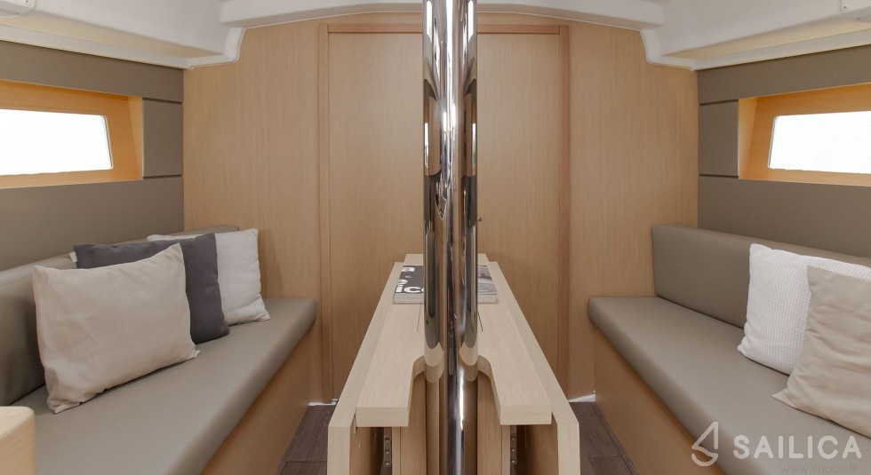 Oceanis 35.1 - Yacht Charter Sailica