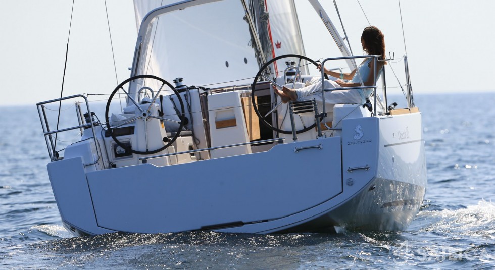 Oceanis 35.1 - Yacht Charter Sailica