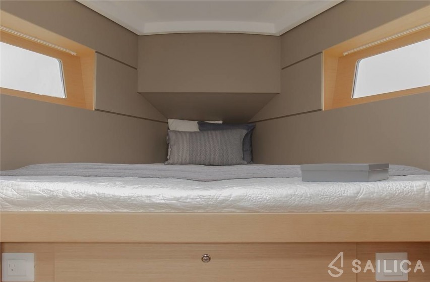 Oceanis 35.1 - Yacht Charter Sailica