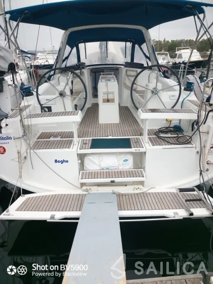 Oceanis 35.1 - Yacht Charter Sailica
