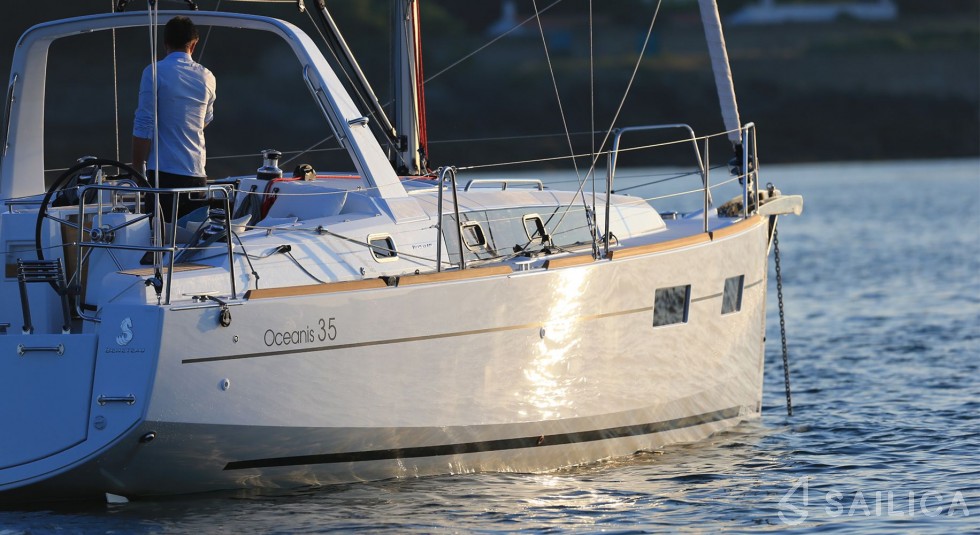 Oceanis 35.1 - Yacht Charter Sailica