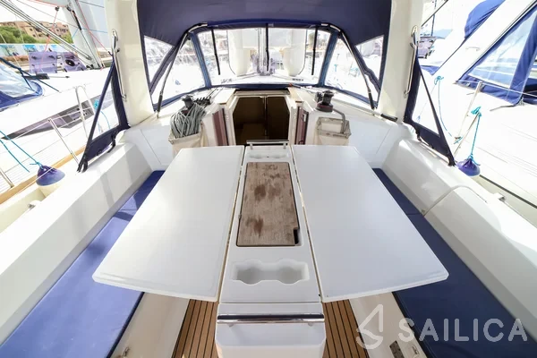 Oceanis 35.1 - Yacht Charter Sailica