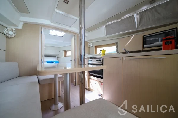 Oceanis 35.1 - Yacht Charter Sailica