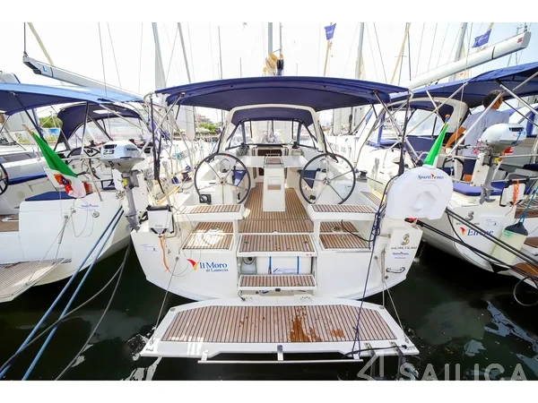 Oceanis 35.1 - Yacht Charter Sailica