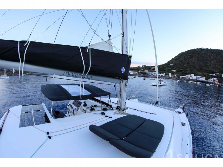 Lagoon 42 - Yacht Charter Sailica