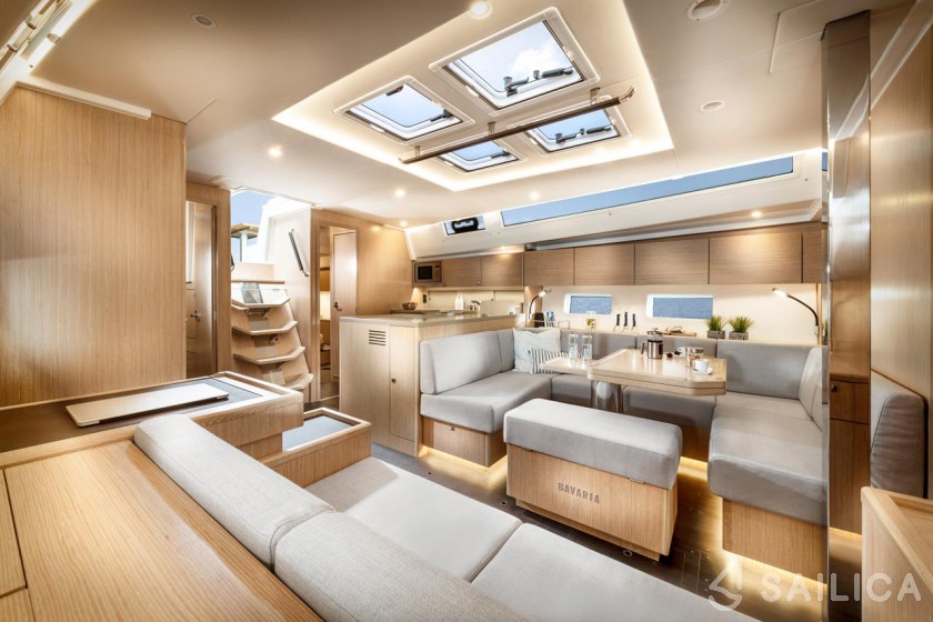 Bavaria C50 Style - 3 + 1 cab. - Yacht Charter Sailica