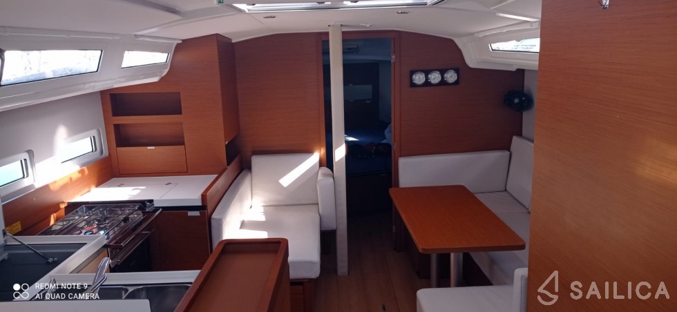 Sun Odyssey 410 - Yacht Charter Sailica