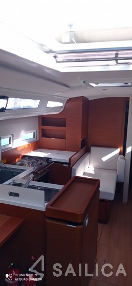 Sun Odyssey 410 - Yacht Charter Sailica