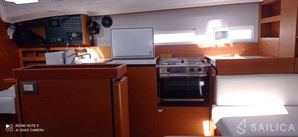 Sun Odyssey 410 - Yacht Charter Sailica