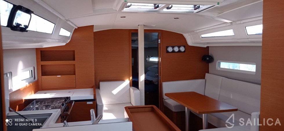 Sun Odyssey 410 - Yacht Charter Sailica