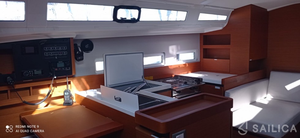 Sun Odyssey 410 - Yacht Charter Sailica