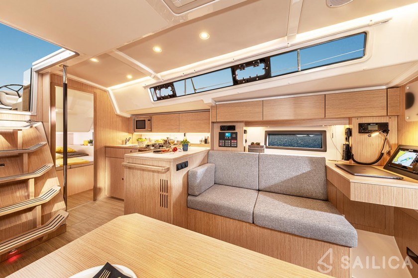 Bavaria C42 - Yacht Charter Sailica